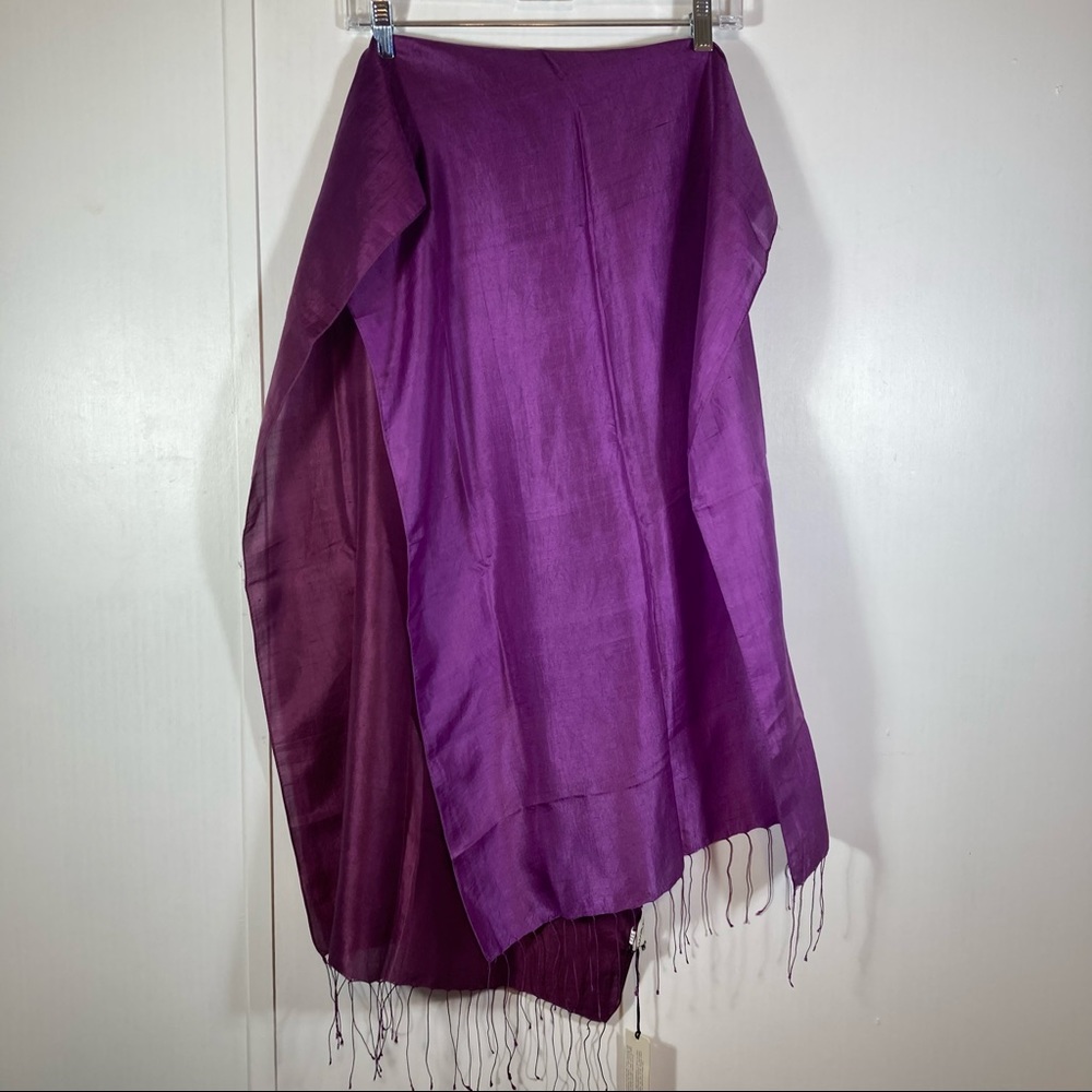 Silk Scarf with fringes by Almaplena. NWT. Size 66 x 21.5 - Picture 5 of 6